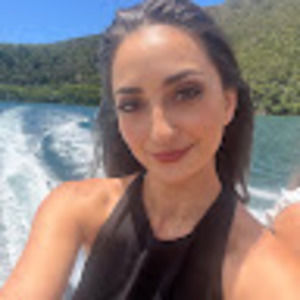 Meet your Posher, Nini